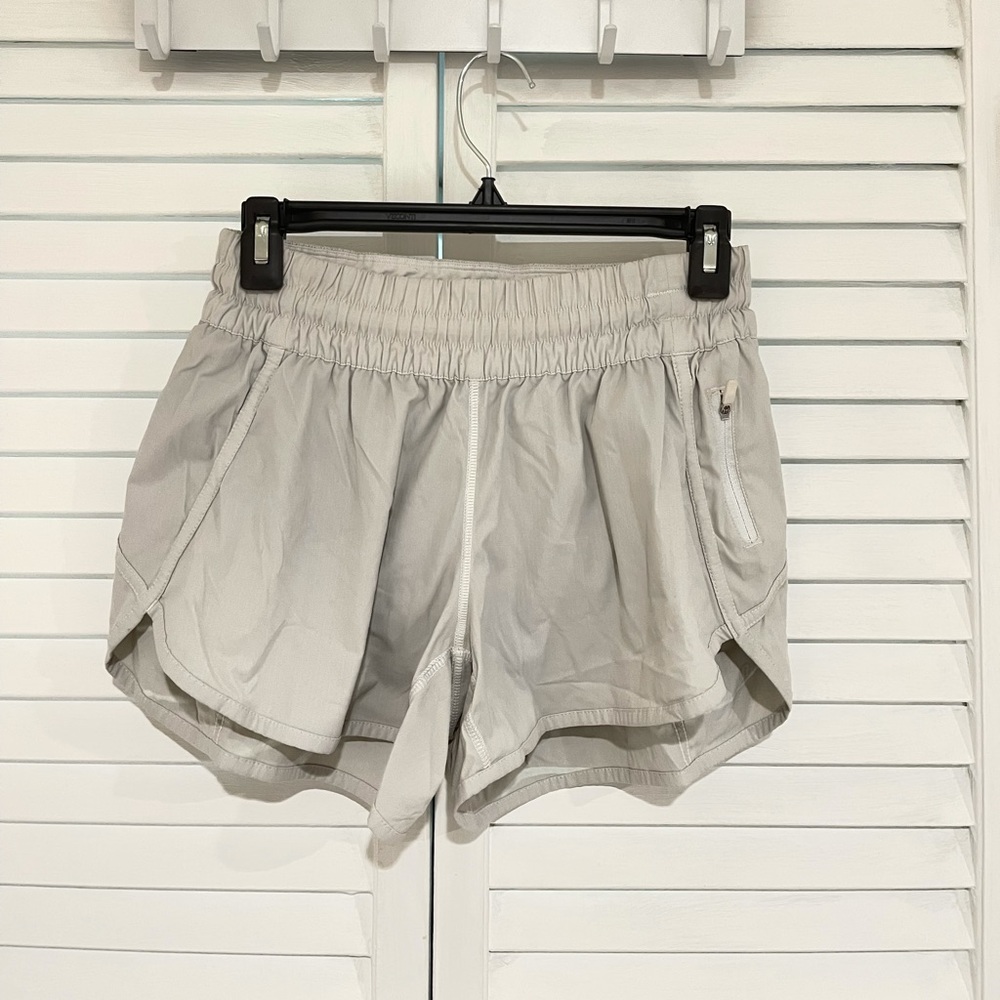 Light Gray Lululemon Tracker 3 inch Short. Great condition.